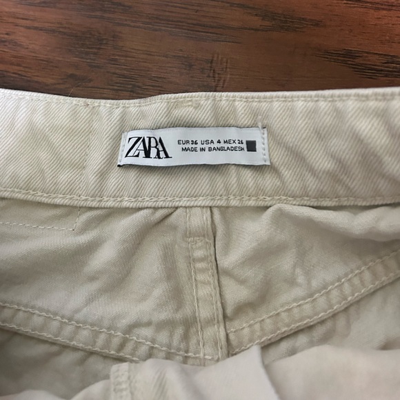 Zara jean shorts! 🤍🤍 - Picture 3 of 4